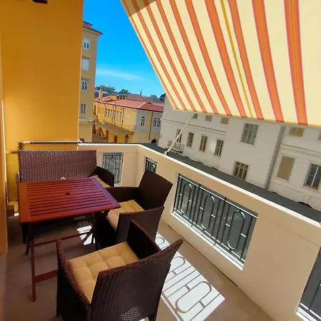 Living - Professional Gasthof Triest