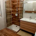 Living - Professional 招待所