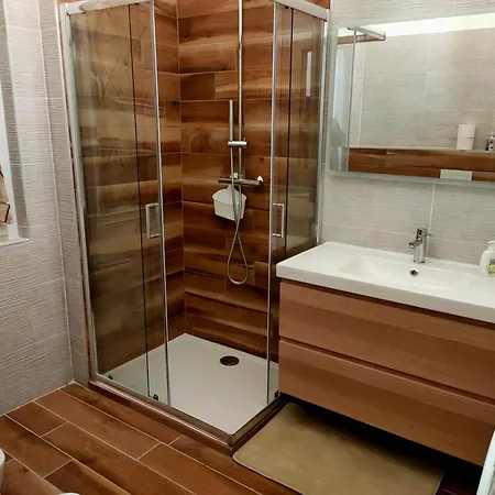 Living - Professional 招待所